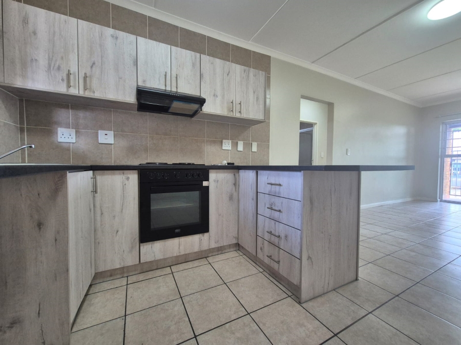 To Let 2 Bedroom Property for Rent in Protea Heights Western Cape